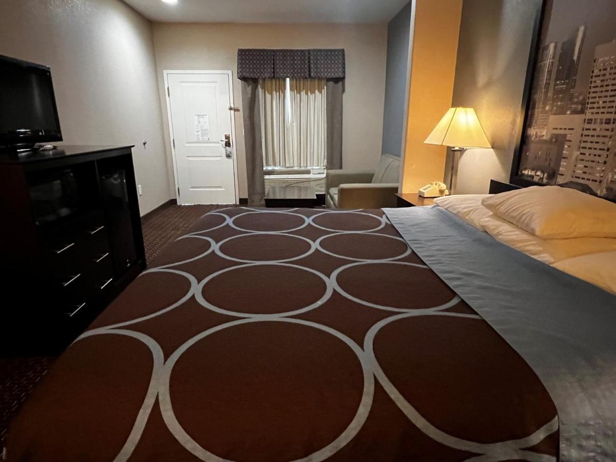 Super 8 By Wyndham Center Motel Екстериор снимка
