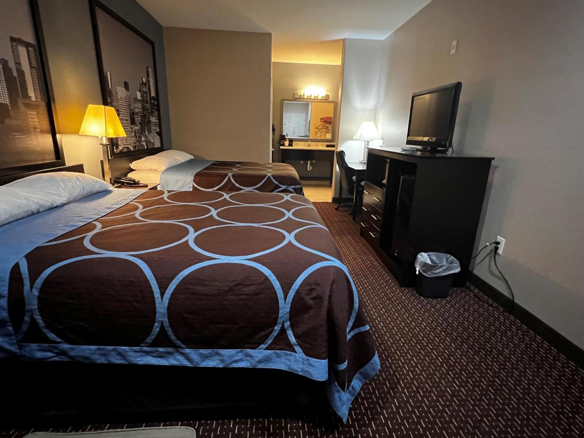 Super 8 By Wyndham Center Motel Екстериор снимка