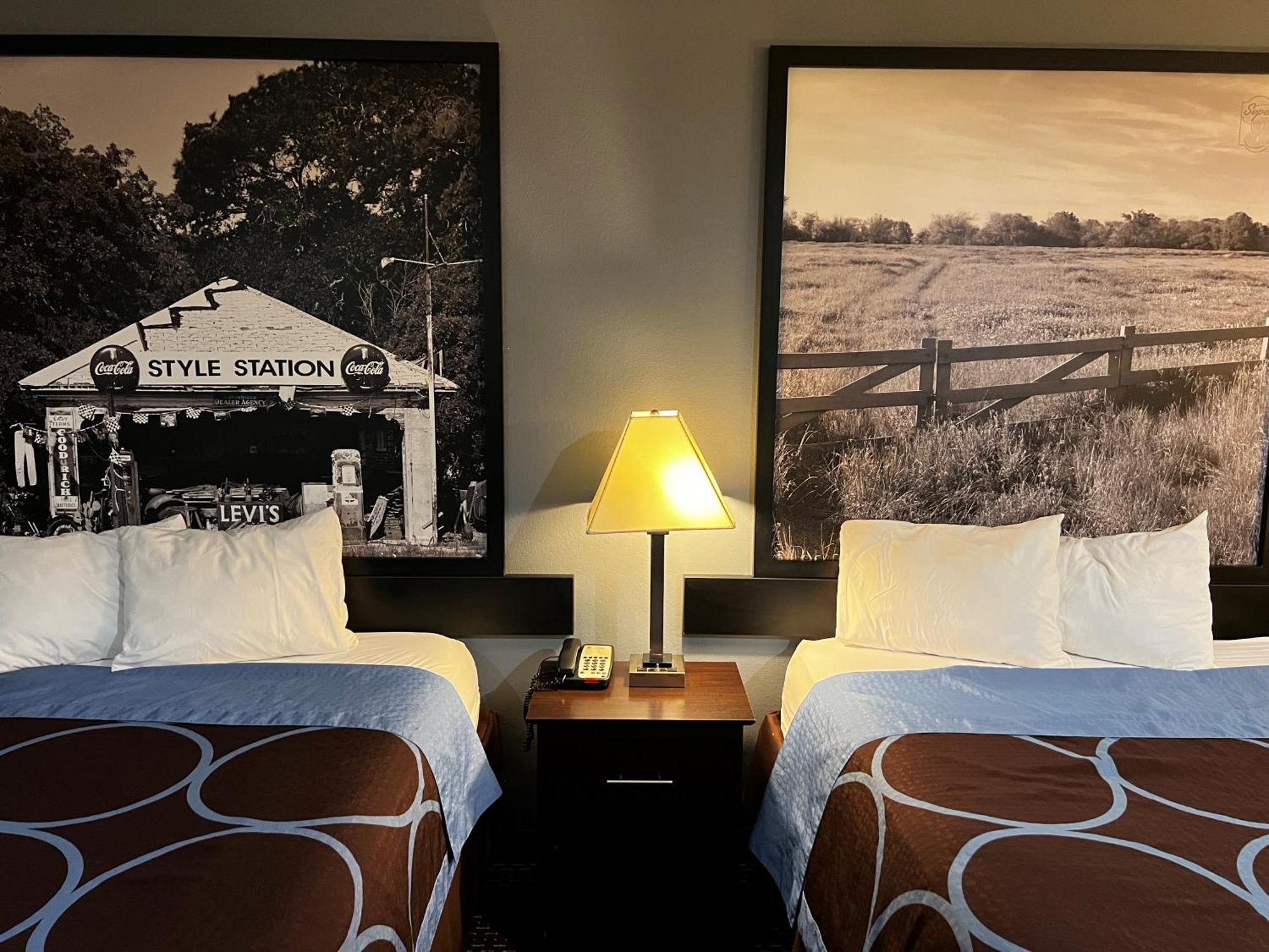Super 8 By Wyndham Center Motel Екстериор снимка